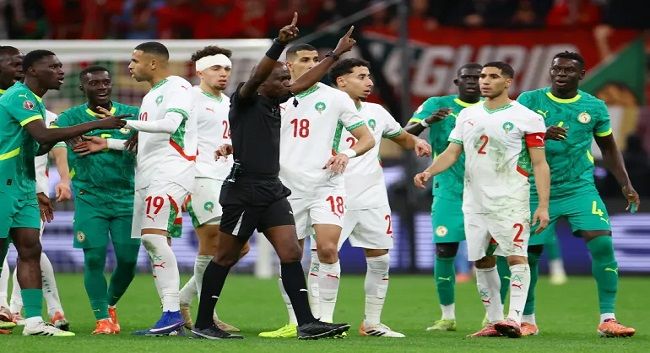 الكاف يفرض عقوبات قاسية على المغرب والسنغال بعد أحداث نهائي كأس أمم إفريقيا