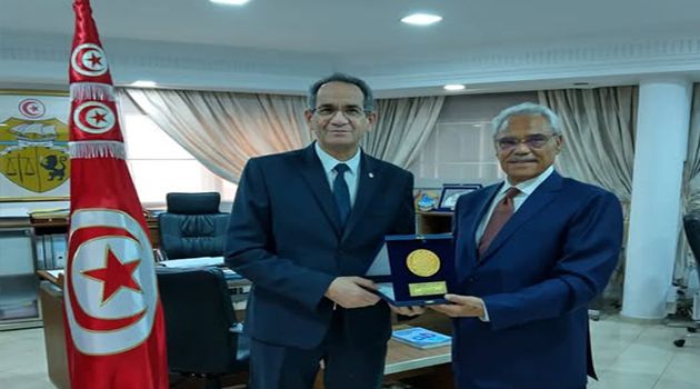 وزير التعليم العالي والبحث العلمي يستقبل المدير العام للهيئة العربية للطاقة الذرية