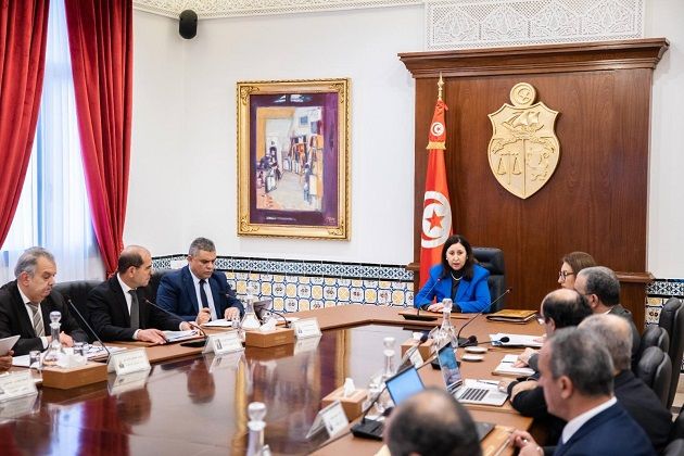 اجتماع لجنة المشاريع الكبرى حول مشروعي إعادة بناء الملعب الأولمبي بالمنزه والمدينة الرقمية بالنحلي