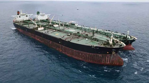 الحرس الثوري الإيراني يحتجز سفينتيْن تحملان وقوداً