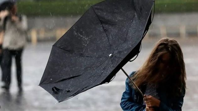 اليوم.. أمطار متفرقة مع رياح قويّة