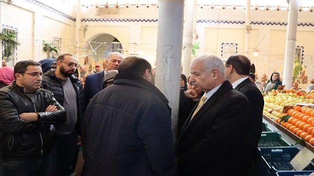 خلال زيارته إلى السوق المركزية بالعاصمة: وزير التجارة يشدّد على احترام الأسعار 