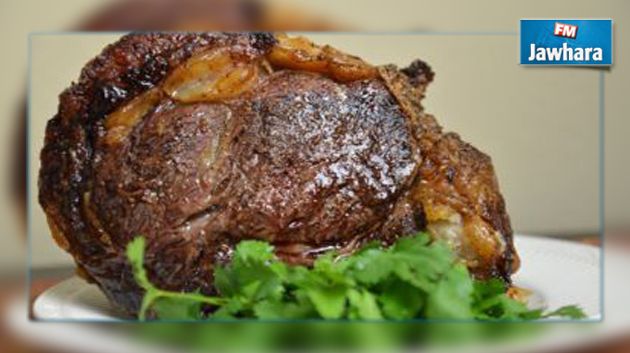 نيجيريا : مطعم يقدم طبق اللحم 
