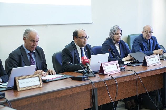 وزير تكنولوجيات الاتصال يؤكد ضرورة اعتماد الفوترة الالكترونية دون الغائها او تأجيل العمل بها