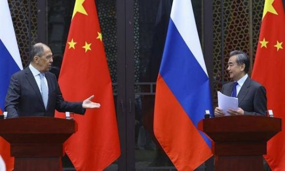 روسيا والصين تؤكدان رفض الإطاحة بالسلطات الشرعية في الدول ذات السيادة