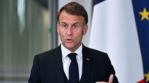 ماكرون: أمرت بإرسال حاملة الطائرات