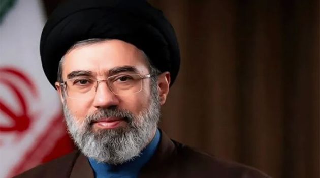 تعيين نجل علي خامنئي خلفاً له