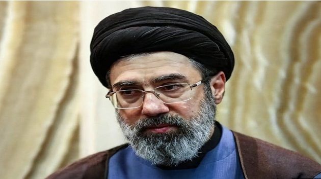 مسؤول إيراني: المرشد الأعلى أصيب بجروح طفيفة لكنه يواصل عمله