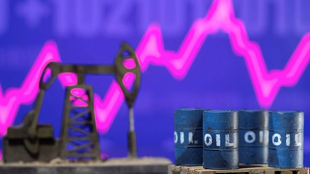 أسعار النفط تكسر حاجز الـ 100 دولار مجدداً وسط تصاعد التوترات