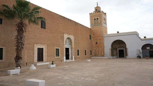 والي القيروان يدعو للتسريع في صيانة وترميم مقام أبي زمعة البلوي