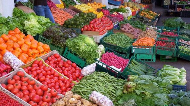 قبلي: نقطة بيع من المنتج إلى المستهلك بفضاء السوق البلدي شارع النصر