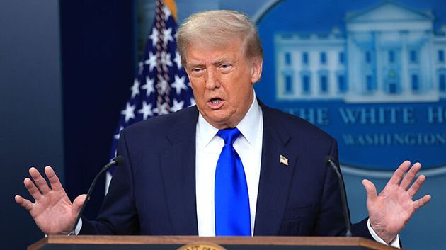 ترامب يهدّد بقصف شبكة النفط في جزيرة خرج الإيرانية