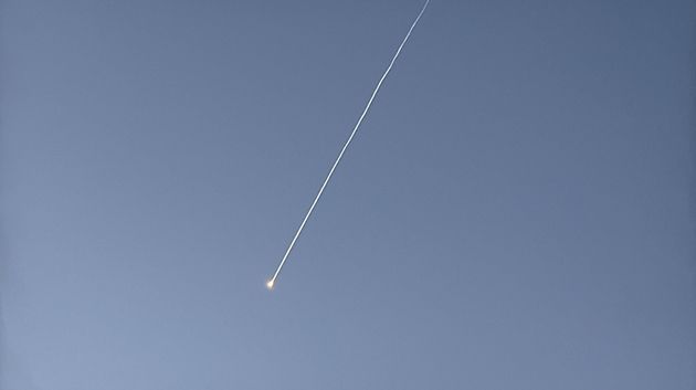 إصابة 20 مستوطنا وانهيار مبنى في منطقة ديمونة جراء هجوم صاروخي إيراني