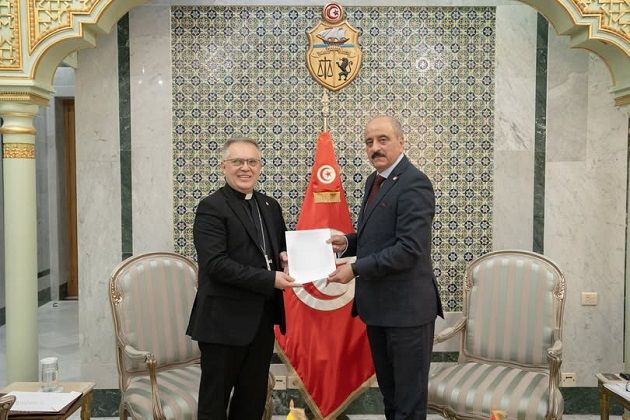 وزير الخارجية يتسلم نسخة من أوراق اعتماد سفير دولة الفاتيكان الجديد بتونس