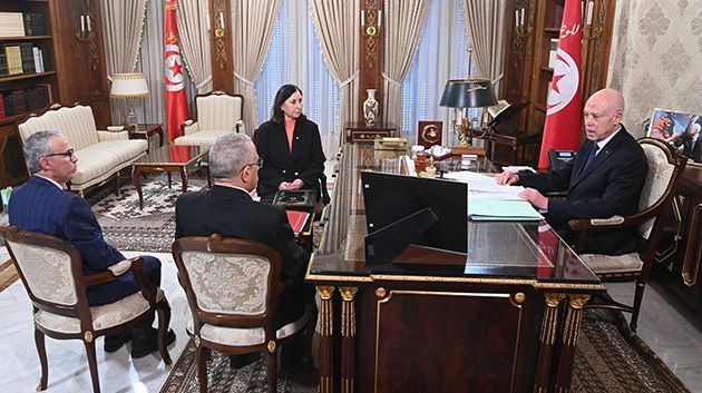 رئيس الدولة يسدي تعليماته بتأمين اعتمادات مالية لفائدة الصّيدلية المركزيّة