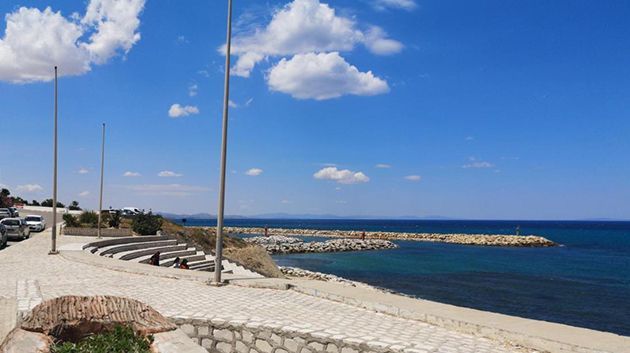 سحب عابرة بأغلب الجهات وأمطار متفرقة