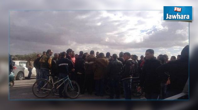  النفيضة : عدد من أهالي المحتجزين في ليبيا يغلقون الطريق 