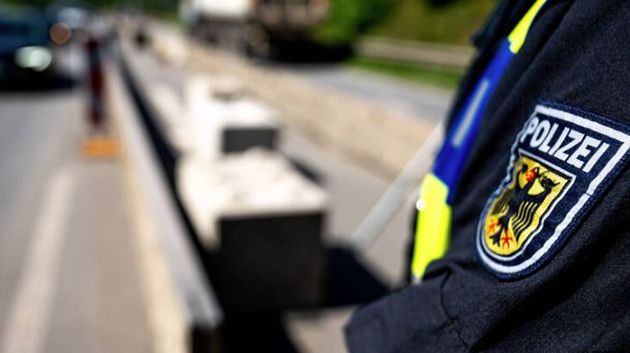 ألمانيا: جرحى جراء تفجير شاب لعبوات نارية داخل قطار سريع