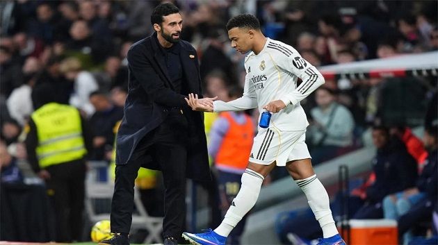 أربيلوا: شائعات إصابة مبابي غير صحيحة وإسبانيا ليست عنصرية