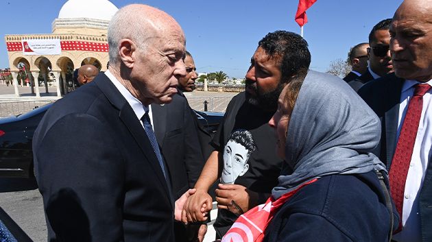 ماذا دار بين رئيس الجمهورية ووالد التّلميذ الذي قُتل في معهد بالمنستير؟ (فيديو)