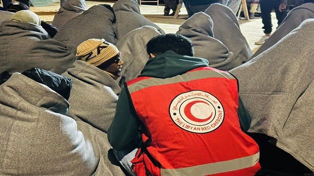 تعطّل قاربهم في عرض البحر لمدة 3 أيام: إنقاذ مهاجرين قبالة سواحل ليبيا