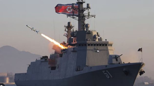 كوريا الشمالية تختبر صواريخ كروز ومضادة للسفن من على مدمرة بحرية