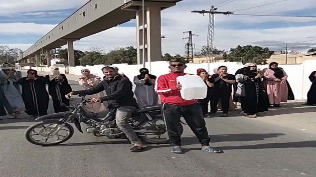المتلوي: وقفة احتجاجية للمطالبة بتوفير الماء الصالح للشرب