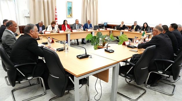 جلسة عمل برلمانية تونسية جزائرية 