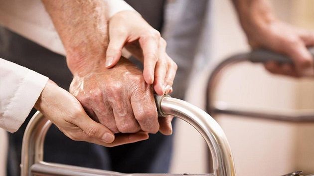 وزارة الأسرة: 12,8 مليون دينار لتطوير مؤسسات رعاية كبار السن 