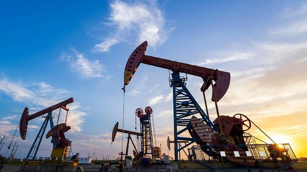 النفط يرتفع 5% مع إغلاق مضيق هرمز مجدّداً