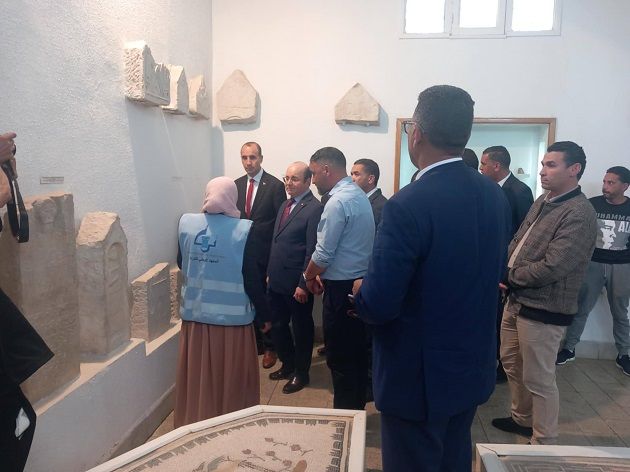 وزير السياحة يعاين عددا من المواقع الأثرية في سليانة