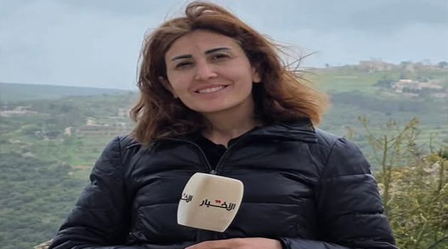الاحتـ.لال يحاصرها.. استمرار المحاولات لإنقاذ الصحفية اللبنانية آمال خليل العالقة تحت الركام 