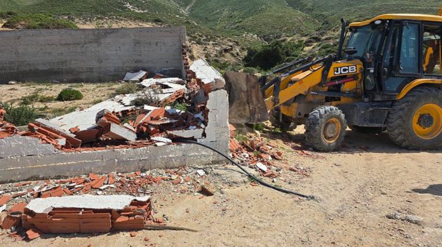 بنزرت: تنفيذ 5 قرارات هدم وإزالة لمظاهر التحوز بالملك العمومي البحري