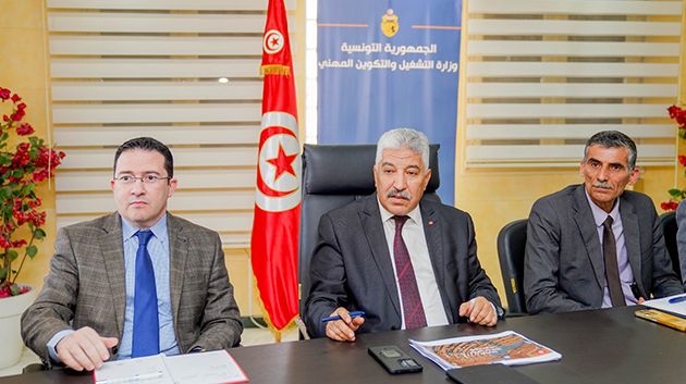 وزير التشغيل يؤكد على ضرورة اتخاذ قرارات جريئة في كل الملفات