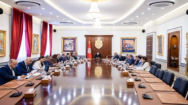 الإرتقاء بجودة خدمات النقل وتحديث الخدمات الإدارية والرقمية والديوانية محور مجلس وزاري مضيّق