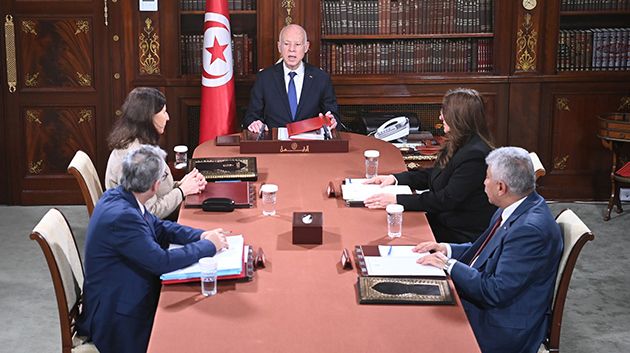 رئيس الدّولة ينظر في تطبيق أحكام الفصل المتعلق بالترفيع في الأجور