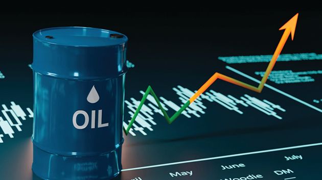 النفط يرتفع 5% بعد أنباء عن قصف سفينة حربية أمريكية