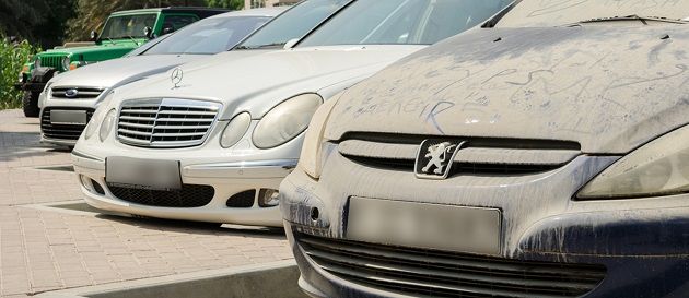 بلدية منوبة تمهل أصحاب السيارات المهجورة والمعروضة للبيع على الطرقات 7 أيام لرفع سياراتهم وإخلاء الفضاءات