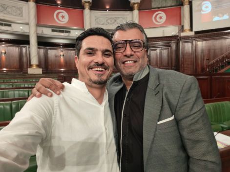 اولاد جبريل بعد المصادقة: الفنّان ليس صوتًا يُصفَّق له فوق الرّكح ثم يُترك وحيدًا عند المرض أو الشّيخوخة