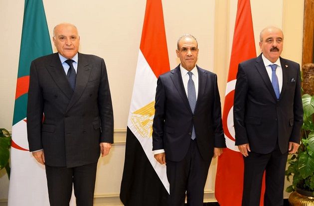 وزراء خارجية مصر وتونس والجزائر يؤكدون أن الحل في ليبيا يجب أن يكون ليبيًا–ليبيًا