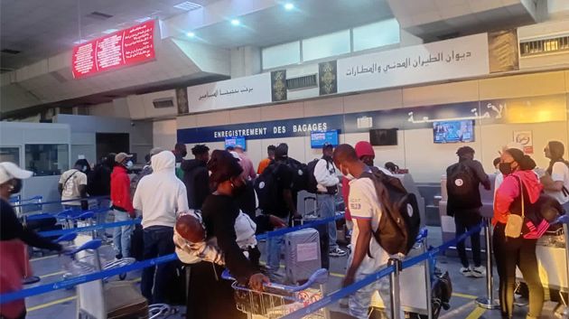 242 مهاجرا إيفواريا يغادرون تونس في أكبر رحلة ضمن برنامج العودة الطوعية