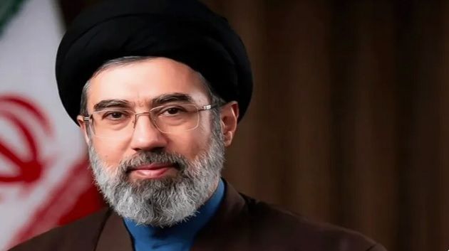 المتحدث باسم وزارة الصحة الإيرانية يكشف عن الوضع الصحي لمجتبى خامنئي