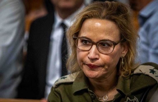 إقالة النائبة العسكرية التي سربت فيديو اعتداء جنود الاحـ.تلال على أسير فلسطيني