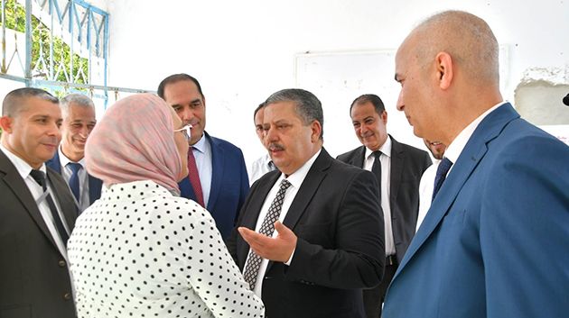 وزير التربية يُواكب انطلاق امتحانات الباكالوريا بعدد من مراكز الاختبارات