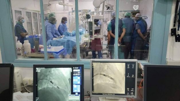 صفاقس.. إجراء أول عملية زراعة جهاز تنظيم ضربات القلب دون أسلاك
