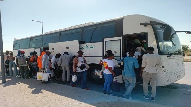 نقل 100 مهاجر غير نظامي من تونس العاصمة إلى مخيّم العامرة