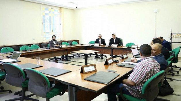 لجنة تنظيم الإدارة بالبرلمان تتعهّد بمقترح قانون توجيهي يتعلق بإرساء نظم التصرف الحديث في الإدارة