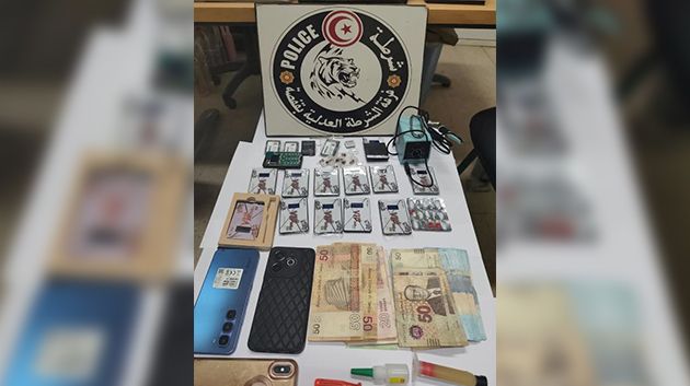 قفصة: الإطاحة بوفاق مختص في بيع أدوات للغش في الباكالوريا