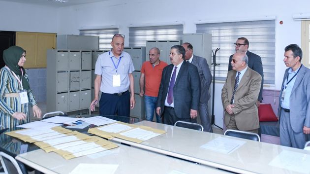 وزير التربية يؤدي زيارة  إلى مركز امتحان البكالوريا بمعهد وادي الليل