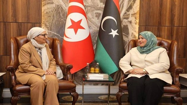 وزيرة الأسرة تؤدّي زيارة عمل إلى ليبيا